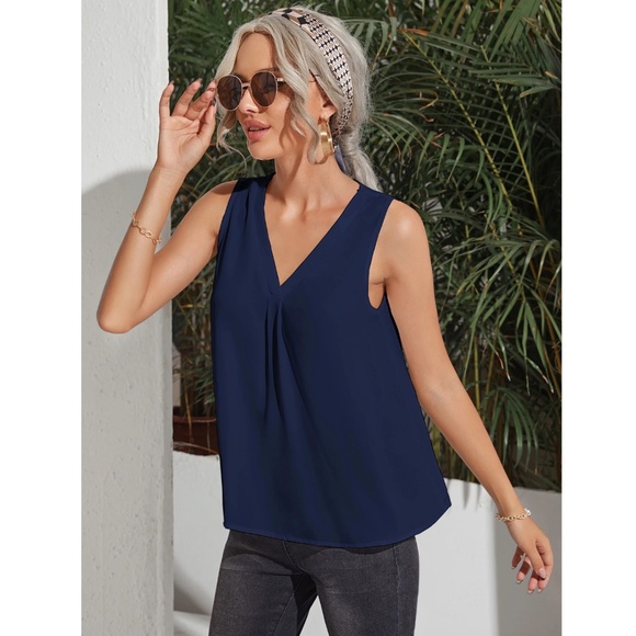 V-Neck Navy Blue Sleeveless Blouse Top - Picture 3 of 8